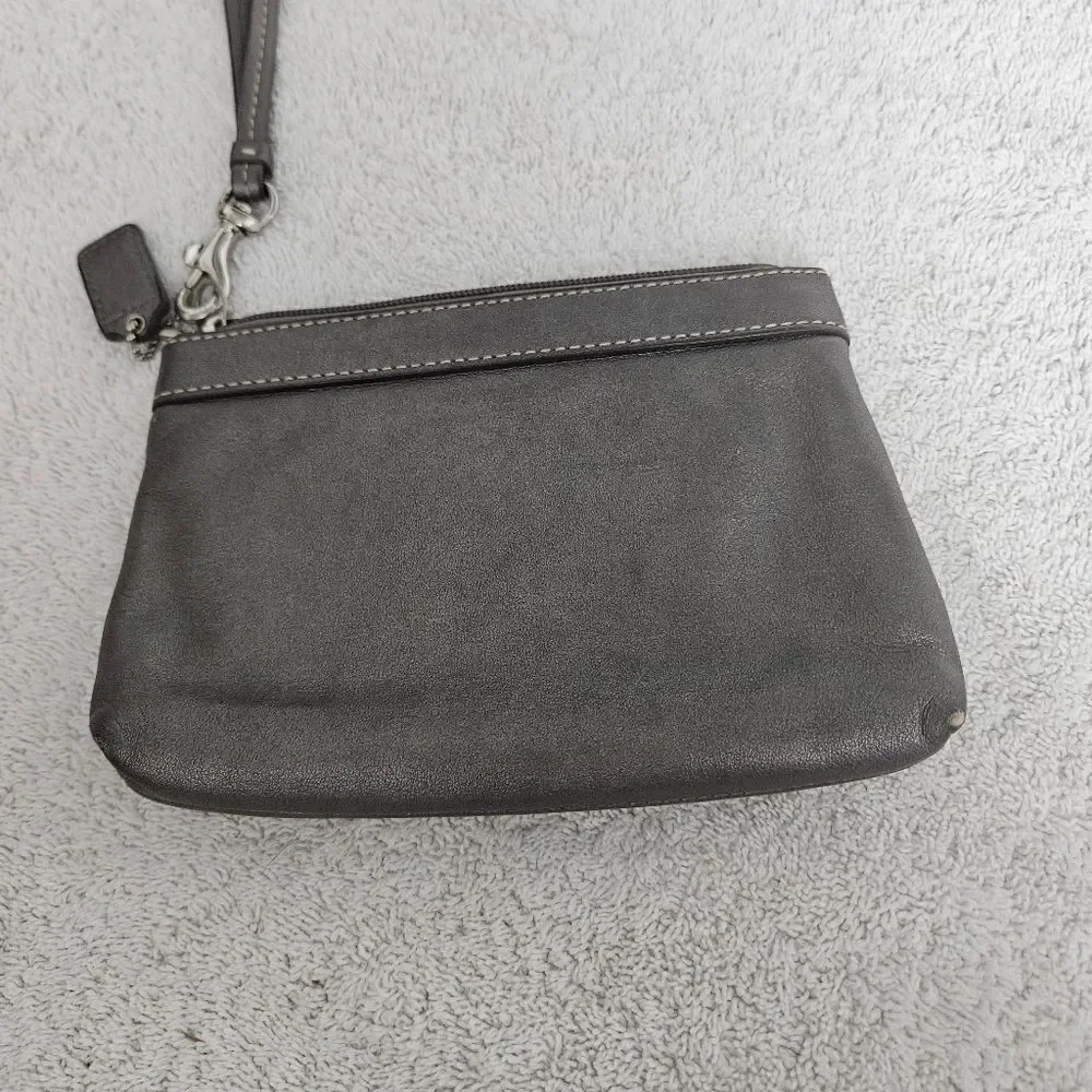 Coach wristlet gray